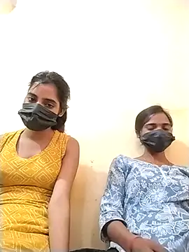 Hot-Nayara online show from March 15, 2025, 9:09 am