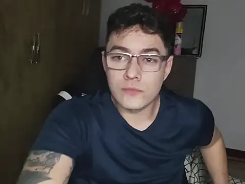 Dyllan   online show from October 12, 2025, 2:24 am