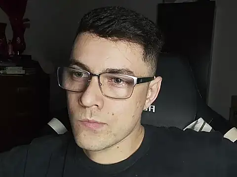 Dyllan   online show from October 20, 2025, 1:51 am