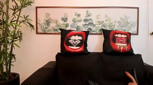 Snapshot of NicolettaLima chatting on March 5, 2025, 8:21 pm NicolettaLima online show from March 5, 2025, 8:21 pm