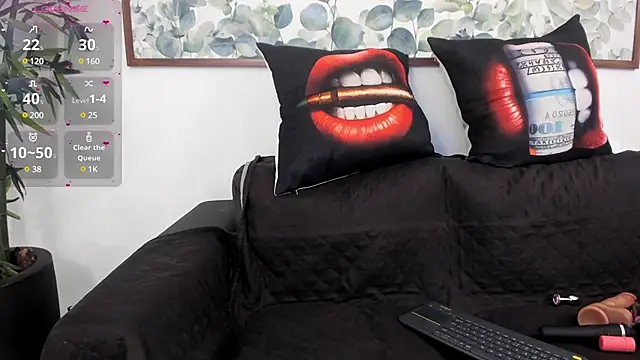 Snapshot of NicolettaLima chatting on March 19, 2025, 9:37 pm NicolettaLima online show from March 19, 2025, 9:37 pm