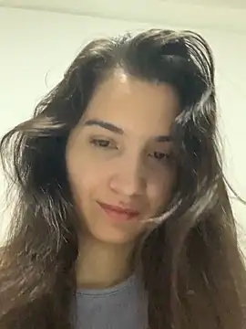 Bella still online show from November 2, 2025, 1:16 pm