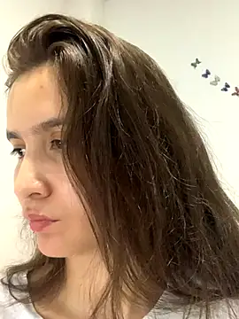 Bella still online show from December 20, 2025, 12:13 am