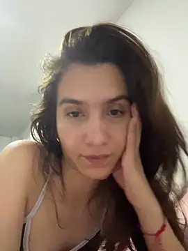 Bella still online show from April 3, 2026, 1:34 am