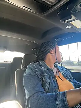 xoxoHotCoCo online show from April 10, 2026, 1:29 pm