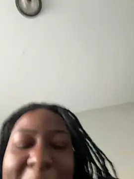 xoxoHotCoCo online show from April 14, 2026, 2:33 pm