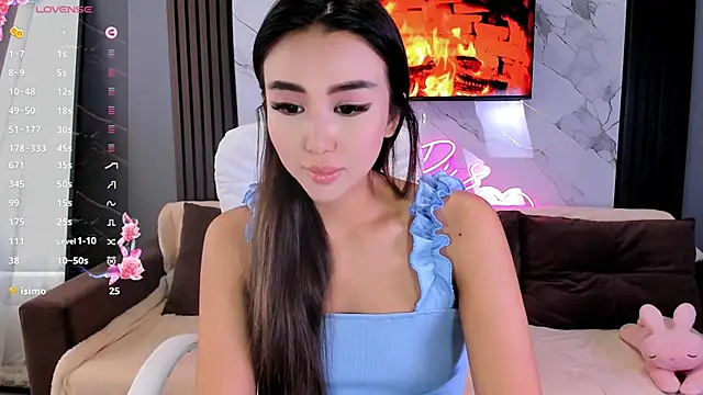lilulileee online show from September 12, 2025, 6:24 am