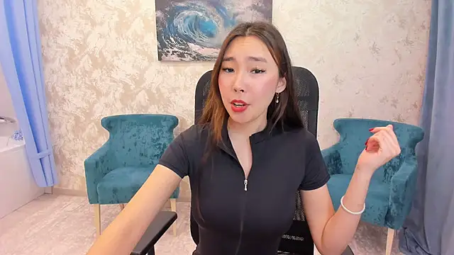 AnnaReyla online show from March 19, 2025, 12:34 pm