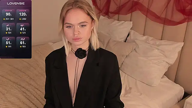MilaFink online show from March 8, 2025, 7:42 pm