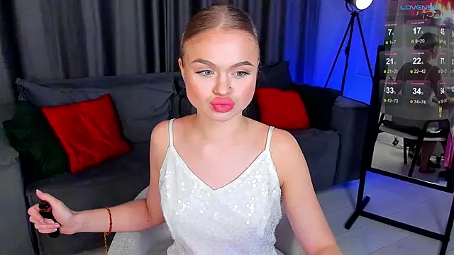 MilaFink online show from February 10, 2025, 4:36 pm