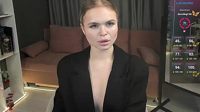 MilaFink online show from February 24, 2025, 7:19 pm