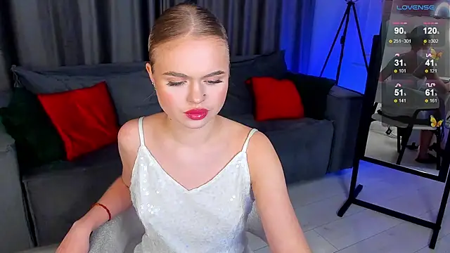 MilaFink online show from February 10, 2025, 1:33 pm