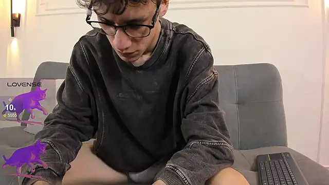 Cum hunters online show from March 3, 2026, 3:24 am