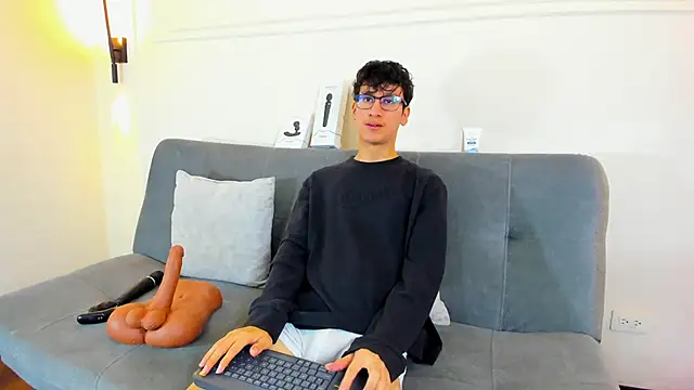 Cum hunters online show from December 3, 2025, 3:40 am