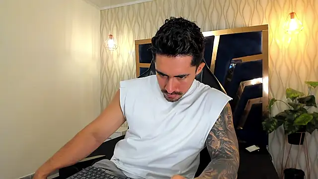 Snapshot of Brad_Summer chatting on September 16, 2025, 5:25 pm Brad Summer online show from September 16, 2025, 5:25 pm