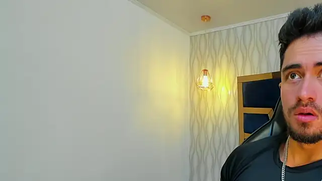 Snapshot of Brad_Summer chatting on October 9, 2025, 5:24 pm Brad Summer online show from October 9, 2025, 5:24 pm