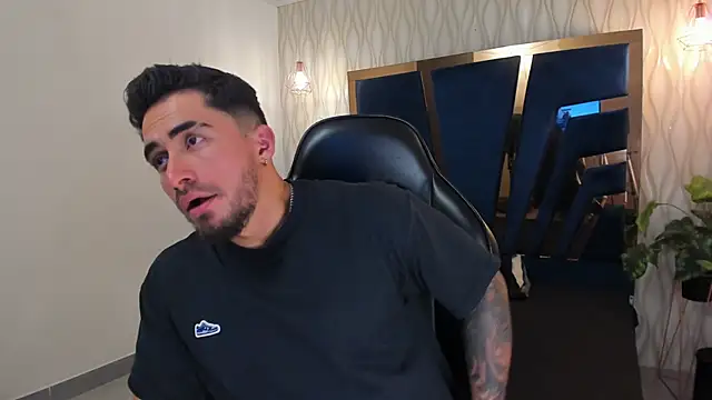 Snapshot of Brad_Summer chatting on October 14, 2025, 5:13 pm Brad Summer online show from October 14, 2025, 5:13 pm