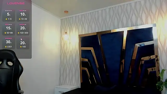 Snapshot of Brad_Summer chatting on October 17, 2025, 5:15 pm Brad Summer online show from October 17, 2025, 5:15 pm