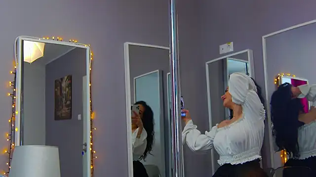 Snapshot of Eva_Lovvia_ chatting on February 11, 2025, 7:38 pm Eva Lovvia  online show from February 11, 2025, 7:38 pm