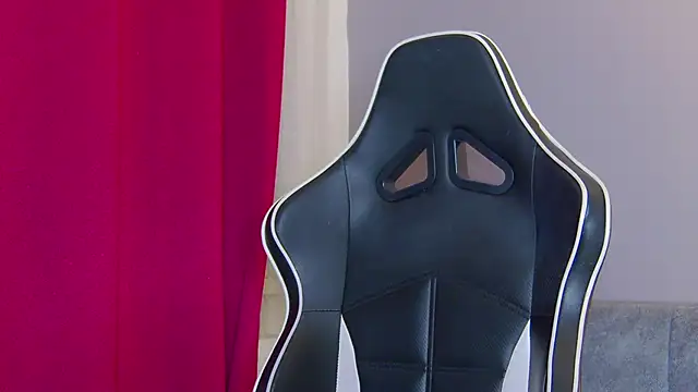 Snapshot of Eva_Lovvia_ chatting on February 11, 2025, 10:39 pm Eva Lovvia  online show from February 11, 2025, 10:39 pm