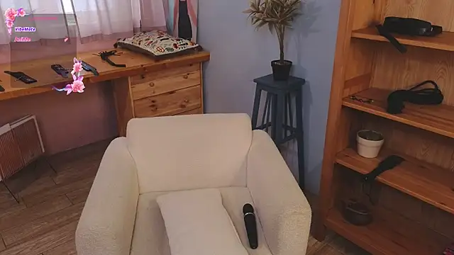 Snapshot of too_sexxxy chatting on September 20, 2025, 9:58 am too sexxxy online show from September 20, 2025, 9:58 am