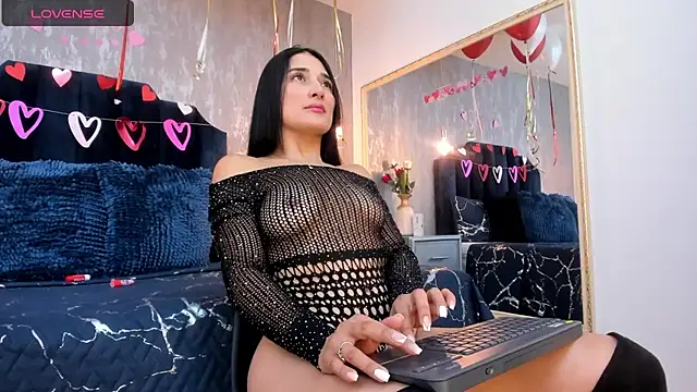 Isis ariany  online show from February 25, 2025, 12:38 pm