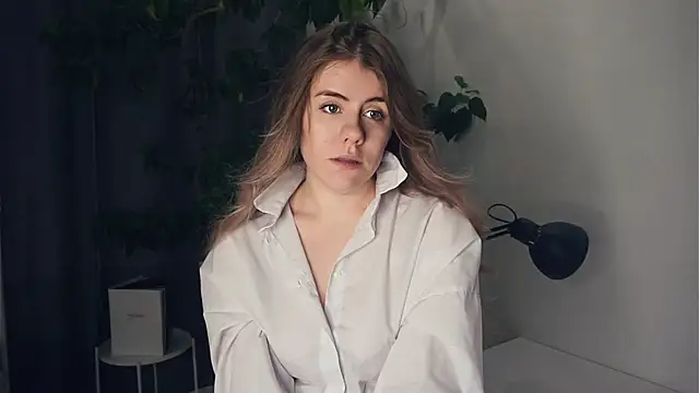 PhilippaHarber online show from February 3, 2025, 7:52 pm