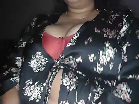 Snapshot of kissingcurvy chatting on October 7, 2025, 3:24 pm kissingcurvy online show from October 7, 2025, 3:24 pm