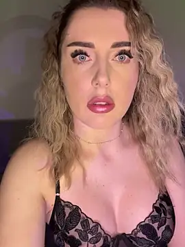 LunaDiamondX online show from January 22, 2025, 5:06 pm