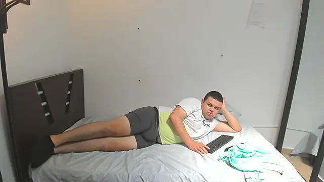 Snapshot of Faridsweetness chatting on February 12, 2025, 4:44 pm Faridsweetness online show from February 12, 2025, 4:44 pm