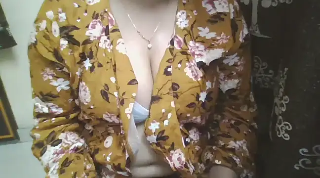 Lovely Sreya online show from February 17, 2025, 9:43 pm