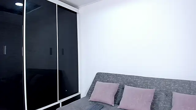 Alondra Cutie online show from February 1, 2026, 8:51 pm