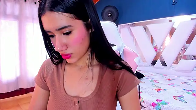 Alondra Cutie online show from March 18, 2025, 6:28 pm