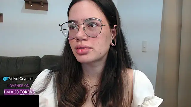 Snapshot of crystalll_room chatting on September 24, 2025, 2:51 am crystalll room online show from September 24, 2025, 2:51 am