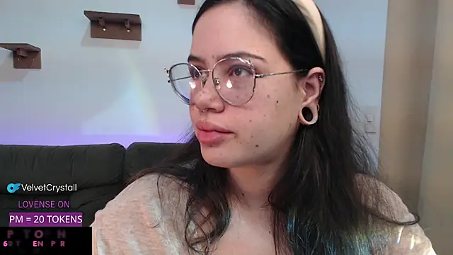 Snapshot of crystalll_room chatting on September 29, 2025, 7:15 am crystalll room online show from September 29, 2025, 7:15 am