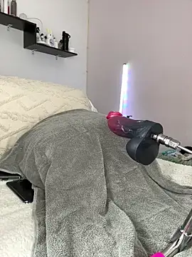 darkdesire 01 online show from December 14, 2025, 2:18 am