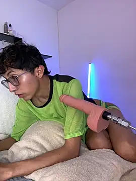 darkdesire 01 online show from October 29, 2025, 2:32 am