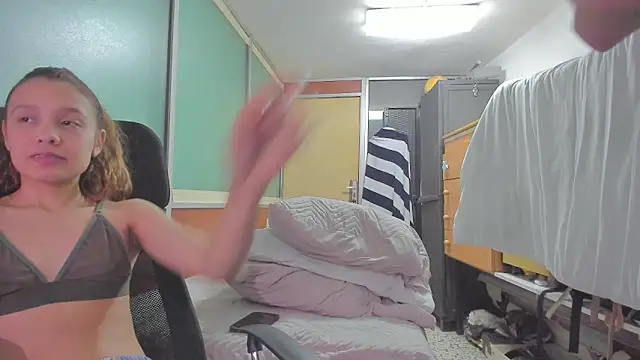 Snapshot of RagnarLothbrokXX chatting on March 18, 2025, 9:45 am RagnarLothbrokXX online show from March 18, 2025, 9:45 am