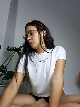 baaby-miiaa online show from February 1, 2025, 5:07 am