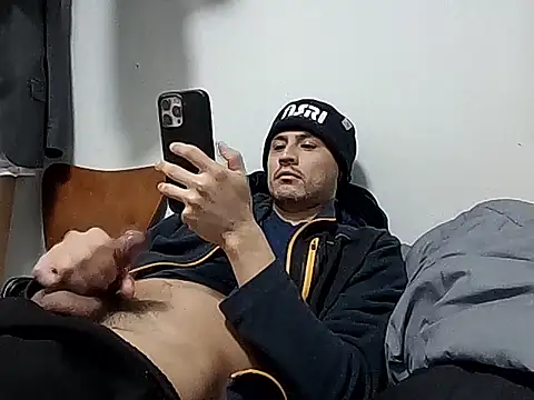 Snapshot of PerroDemonioHot chatting on February 7, 2026, 10:40 pm PerroDemonioHot online show from February 7, 2026, 10:40 pm