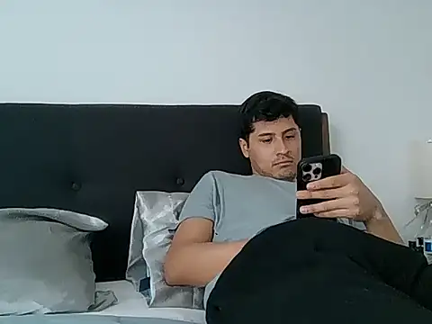 Snapshot of PerroDemonioHot chatting on February 25, 2026, 10:09 pm PerroDemonioHot online show from February 25, 2026, 10:09 pm