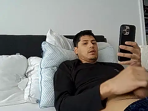 Snapshot of PerroDemonioHot chatting on February 17, 2026, 4:59 pm PerroDemonioHot online show from February 17, 2026, 4:59 pm