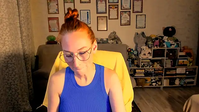 red rocco online show from October 12, 2025, 3:02 pm