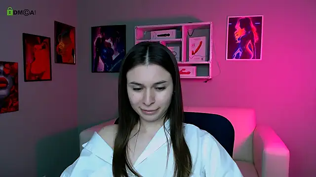 flora ri online show from November 19, 2025, 1:22 pm