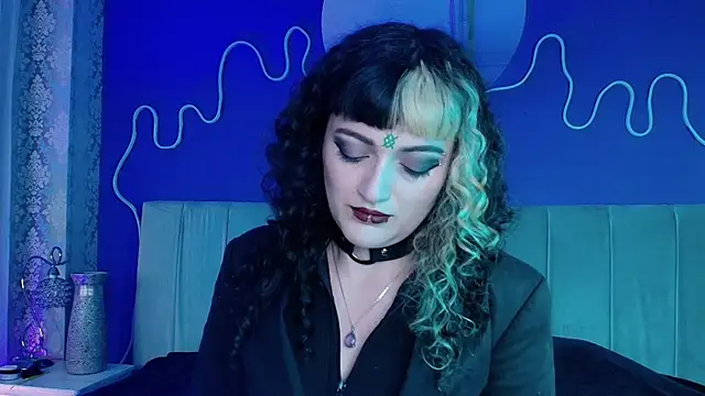 JeanneSabatier online show from June 1, 2026, 7:57 pm
