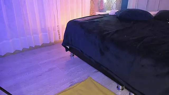 Snapshot of JeanneSabatier chatting on September 28, 2025, 8:21 am JeanneSabatier online show from September 28, 2025, 8:21 am