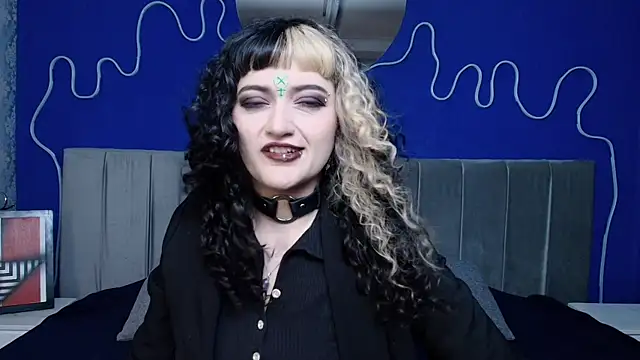 JeanneSabatier online show from June 3, 2026, 7:51 pm