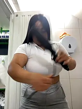 Miia Jazmin online show from September 28, 2025, 8:05 pm