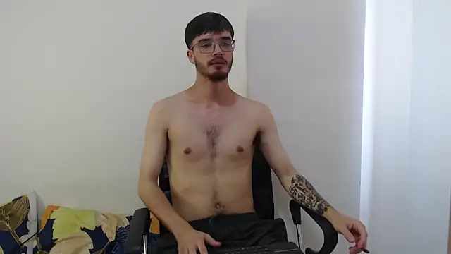 Snapshot of Aleex_Miller chatting on September 26, 2025, 7:32 pm Aleex Miller online show from September 26, 2025, 7:32 pm