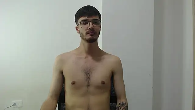 Snapshot of Aleex_Miller chatting on September 20, 2025, 5:56 am Aleex Miller online show from September 20, 2025, 5:56 am